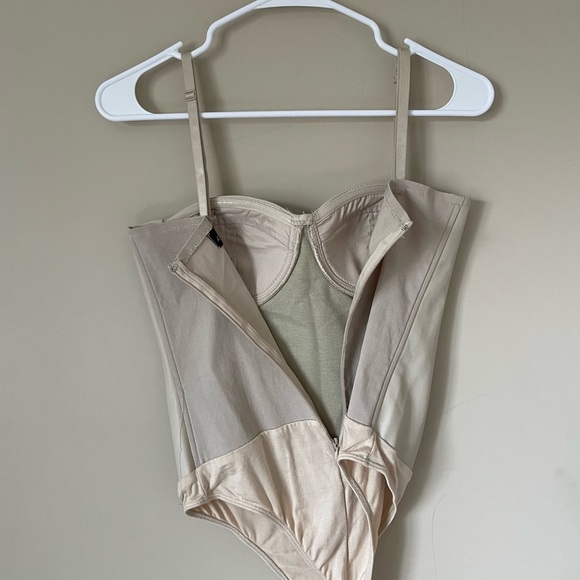 Elegant pleather Tan Bustier Bodysuit size MEDIUM NWOT - Picture 3 of 4